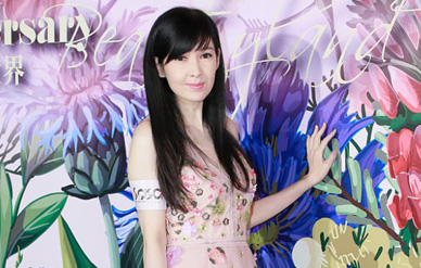 51岁周慧敏犹如21岁少女，信吗！