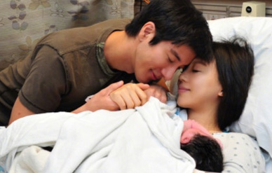 王力宏宣布妻子顺利生下第三胎，如今凑起“好”字，恭喜！